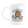 Caneca branca com ilustração divertida de Frida Kahlo a relaxar em frente ao portátil, com o texto "Casual Friday".